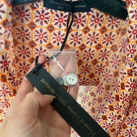 House of Harlow x Revolve shirt - Picture 6 of 6